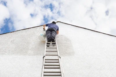 Peinture extérieure à Lacq — façades et ravalement